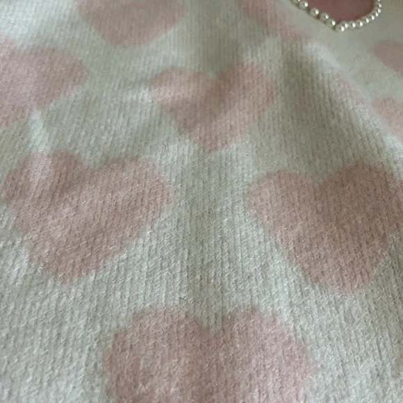 Women's Vince Camuto Pink Heart Sweater - Picture 4 of 5